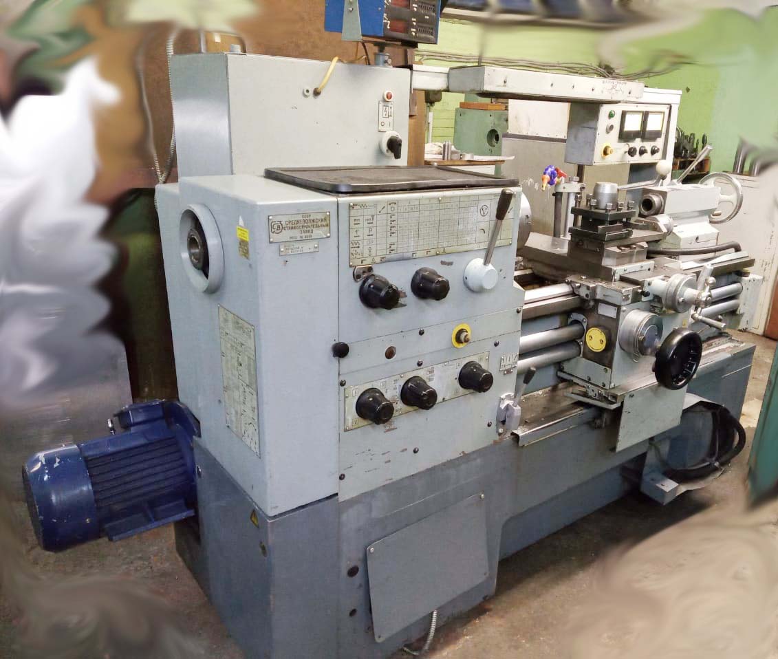 16Д16АФ1 універсальний токарно-гвинторізний верстат. Фотографія верстата